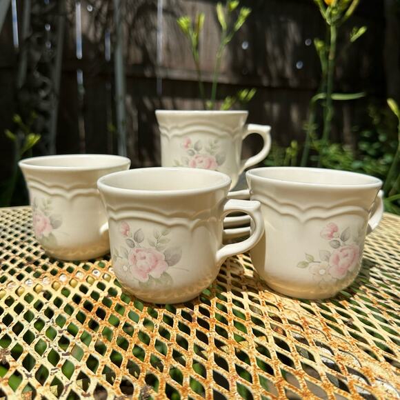 Vintage Pfaltzgraff Tea Rose Cups and Saucers Set of 4 (8 pieces) - Picture 1 of 5